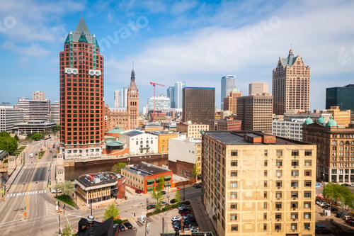 Preview: Milwaukee, Wisconsin, USA Downtown Skyline