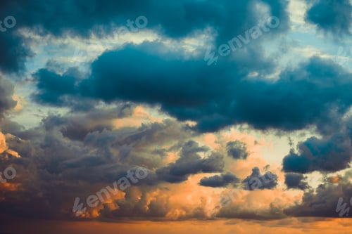 Preview: Fantastic colorful sunset with cloudy sky