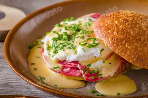 Preview: Egg benedict with hollandaise sauce