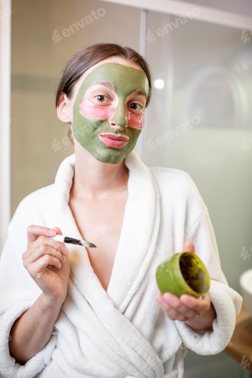 Preview: Portrait of a woman with facial mask and patches