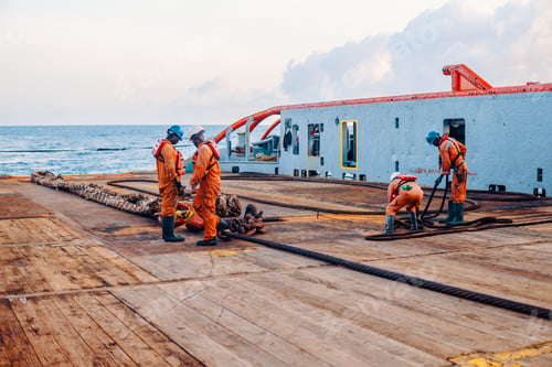 Preview: Vessel crew preparing vessel for static tow tanker lifting