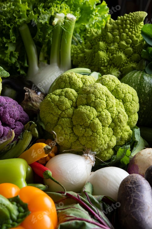 Preview: Large baking pan with fresh mixed colourful vegetables
