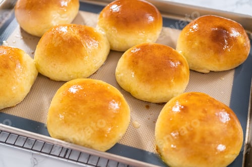 Preview: Baking brioche buns