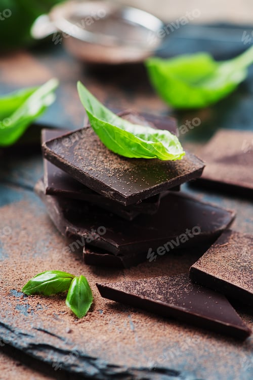 Preview: Dark chocolate with basil
