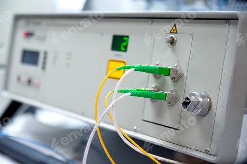 Preview: Fiber optic patch cord in testing