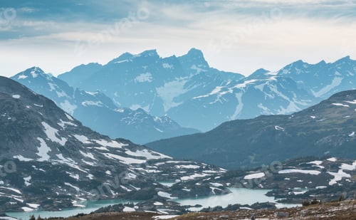 Preview: Mountains in Canada