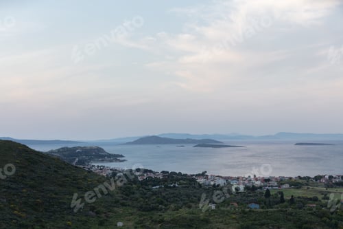 Visualização: Uma foto de paisagem de um litoral