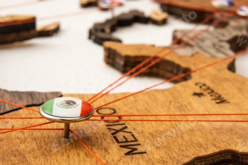 Preview: Mexico flag on the pushpin and red threads on the wooden map