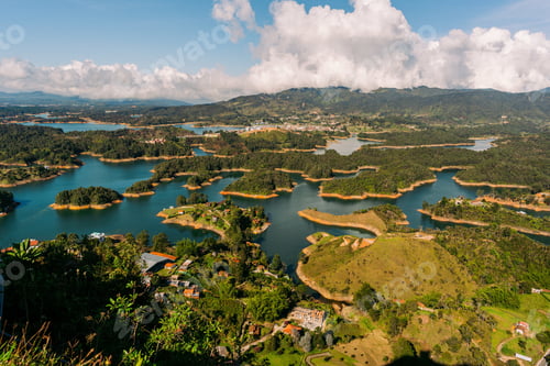 Vorschau: Schöne Luftaufnahme von Piedra El Penol, Guatape Antioquia in Kolumbien