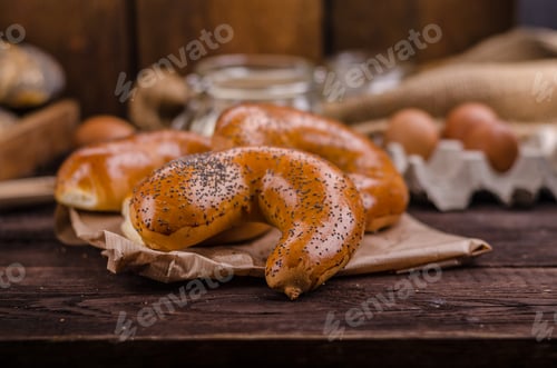 Preview: Poppy seeds roll pastry