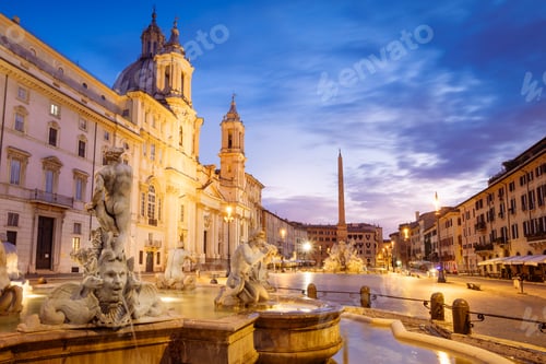 Preview: Scenic view of Piazza Navona in Rome before sunrise