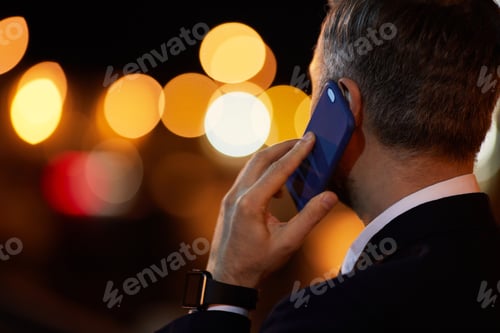 Preview: Phoning at night