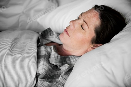 Preview: A woman sleeping soundly
