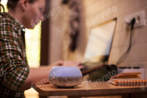 Preview: Essential oil diffuser with purple led vaping