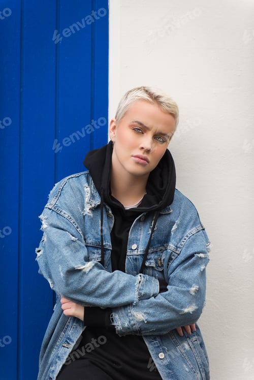 Preview: Beautiful young woman