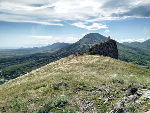 Preview: Green majestic landscape