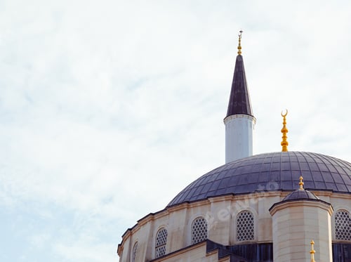 Preview: Closeup of Mosque minarets