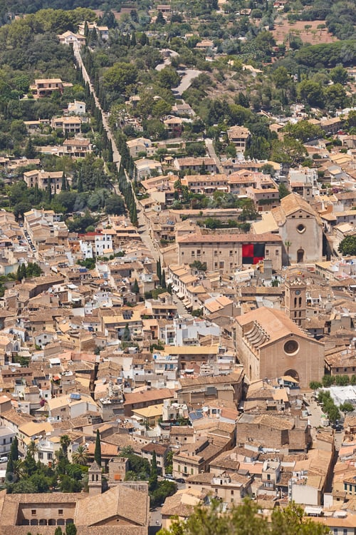 Preview: Picturesque stone village of Pollensa. Calvary and church. Mallorca, Spain