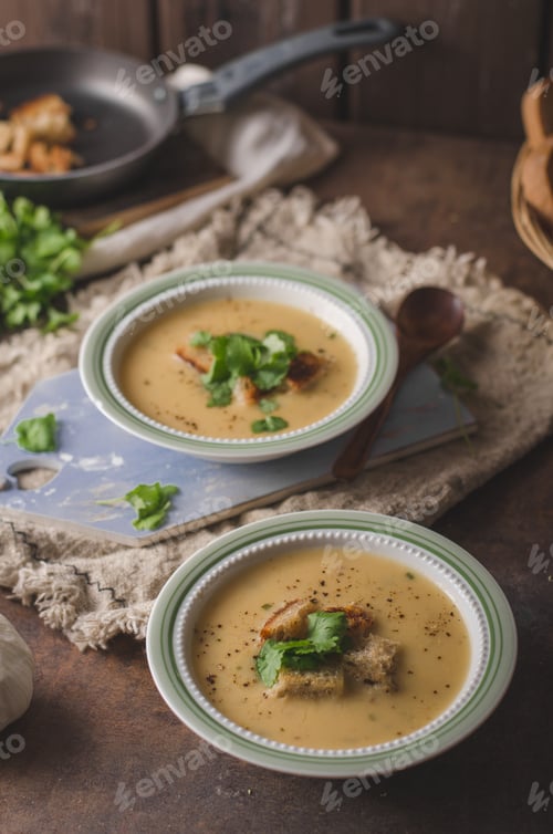 Preview: Creamy mushroom soup with fresh herbs garlic croutons