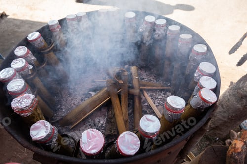 Preview: Taiwanese Snacks Of Rice Cooked In Bamboo Tubes