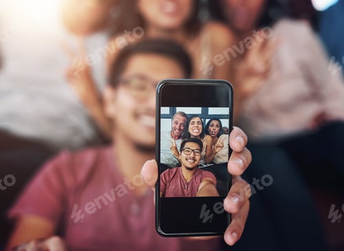 Preview: Their selfie game is strong
