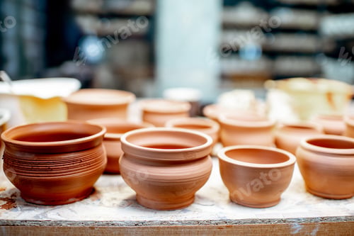 Preview: Clay pitchers at the pottery