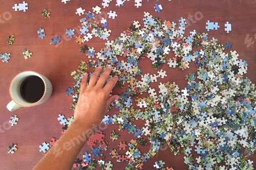 Preview: Hobbies-making a puzzle