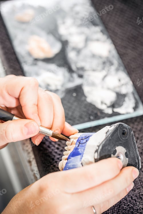Preview: Dental technician working