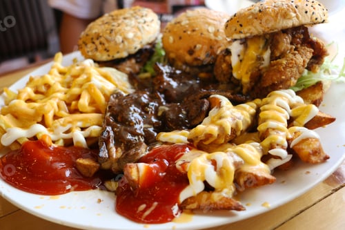 Preview: Fast food, potato wedges, burger and fries