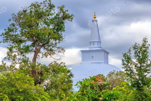 Preview: Ruwanwelisaya dagoba in Anuradhapura