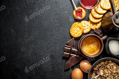 Vista previa: Fresh appetizing breakfast on dark background