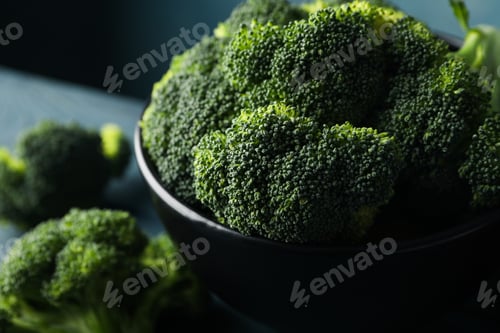 Preview: Bowl with broccoli, close up. Healthy food
