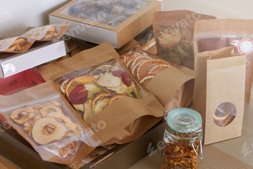 Preview: Fruit chips, spices and dried fruits are handmade, packaged and ready for delivery
