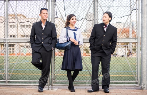 Preview: Japanese students meeting outdoors