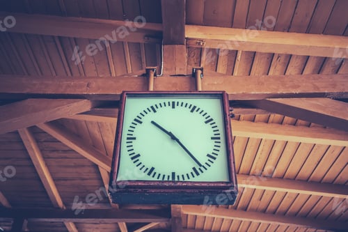 Preview: Old retro clock