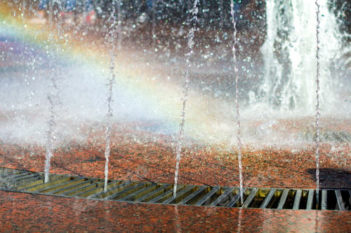Preview: Splashing upward crystal thin streams of clear cool transparent water, shiny droplets.