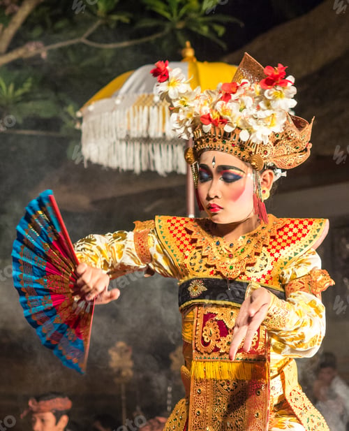 Preview: Bali, Indonesia - August, 15 2015: Ethnic girls dancing traditional dance