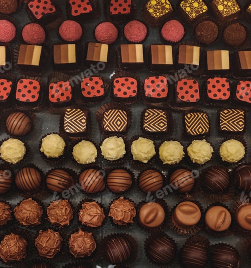 Preview: many different handmade chocolate candies
