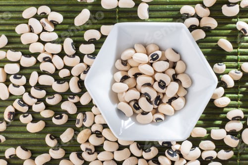 Preview: Black-headed beans, Vigna unguiculata