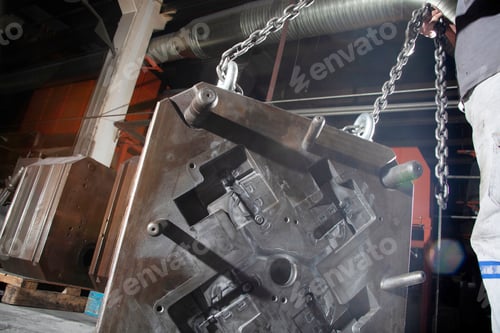 Preview: metal castings inside the factory