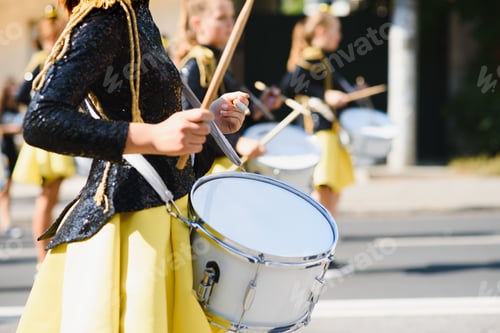 Preview: Street promotion of the majorettes of the festival spring.