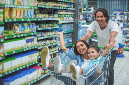 Preview: Family in the supermarket