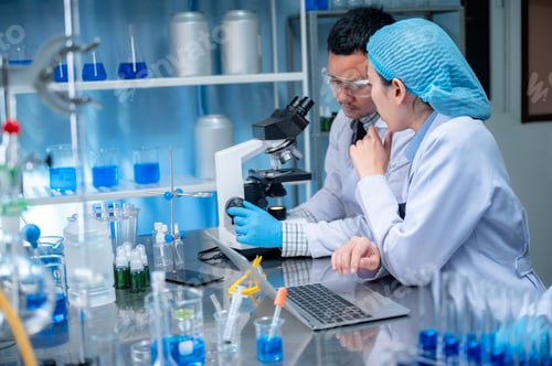Preview: Chemical scientist Is developing an antiseptic from alcohol, alcohol product for anti-virus COVID-19