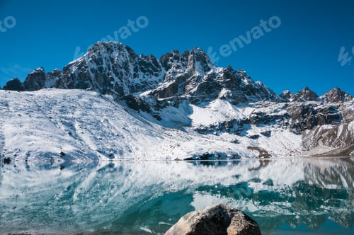 Preview: beautiful scenic landscape with snowy mountains and lake, Nepal, Sagarmatha Zone, november 2018