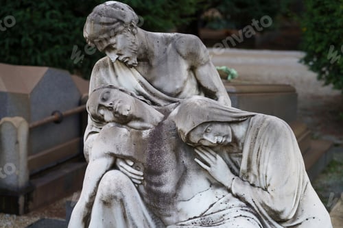 Preview: Statue in the historic Cimitero Monumentale of Milan