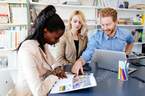 Preview: Lifestyle of businesspeople in office