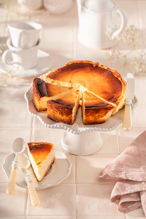 Preview: Cold New york cheesecake made of vanilla and mascarpone.