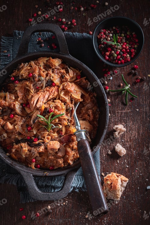 Preview: Spicy stewed cabbage and meat with cabbage and beef