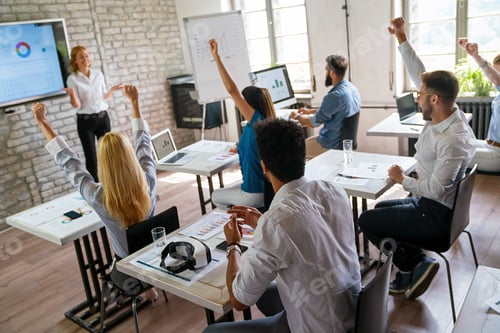 Preview: Group of multinational business people develop themselves in business training, meeting in office