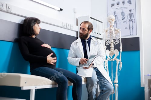 Preview: Doctor and pregnant woman review results